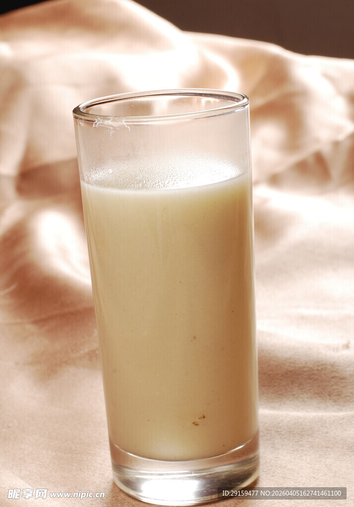 一杯香浓牛奶