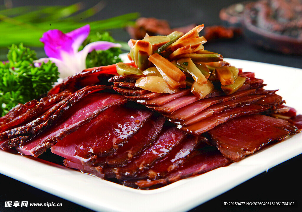 美味酱牛肉摆盘精致