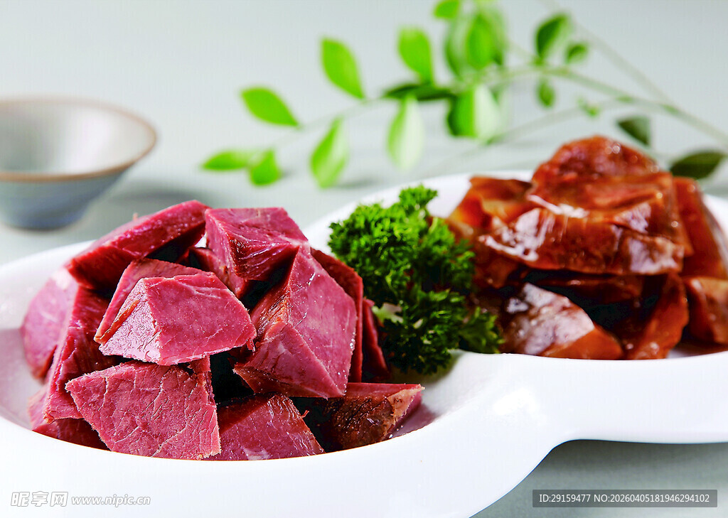 双色美味卤味拼盘