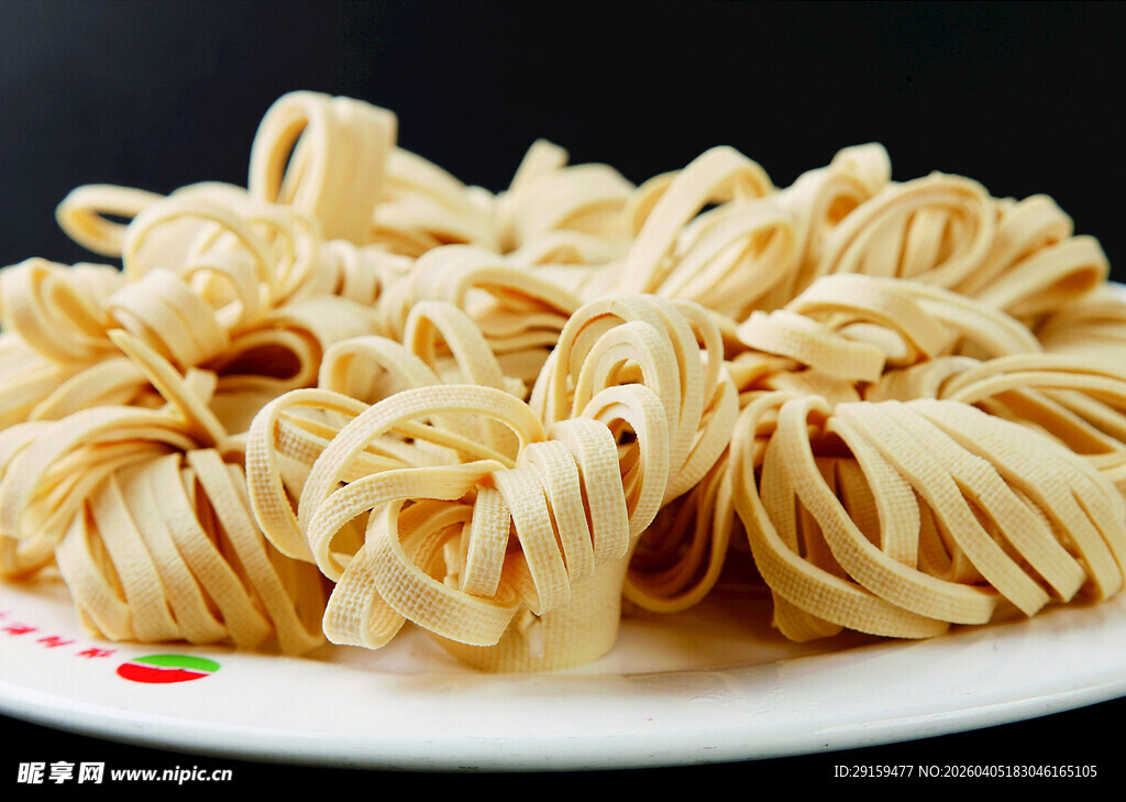 一盘美味手工面条