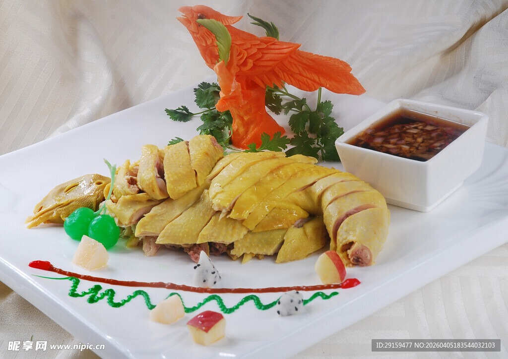 精美摆盘的特色龙虾料理