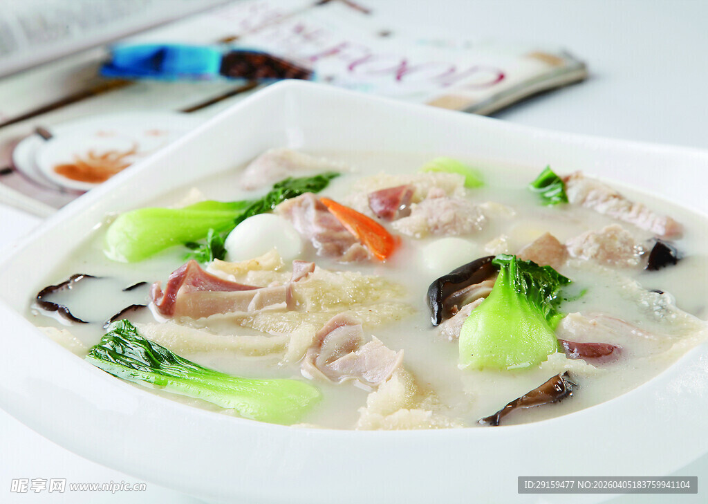 营养丰富的蔬菜炖排骨