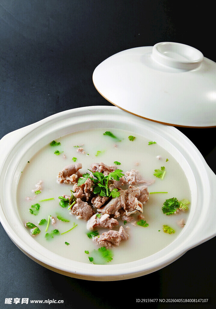 清汤牛肉砂锅