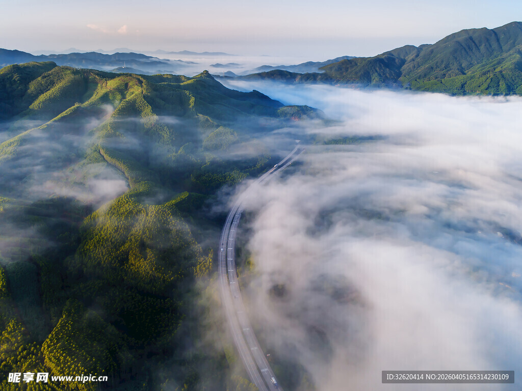 山间云海美景