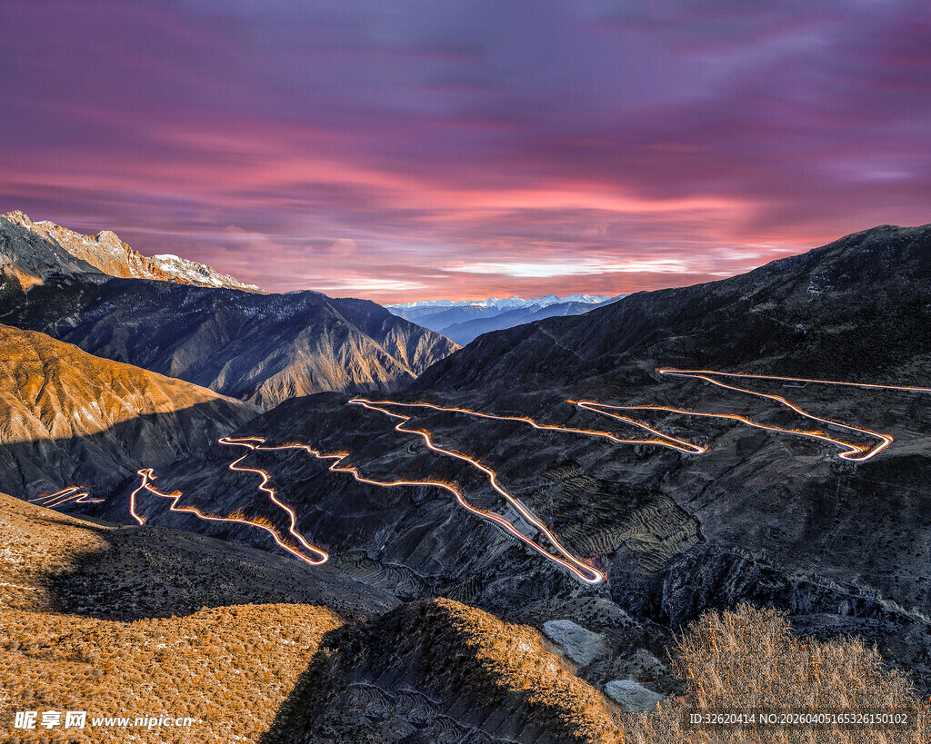 壮丽山谷黄昏美景