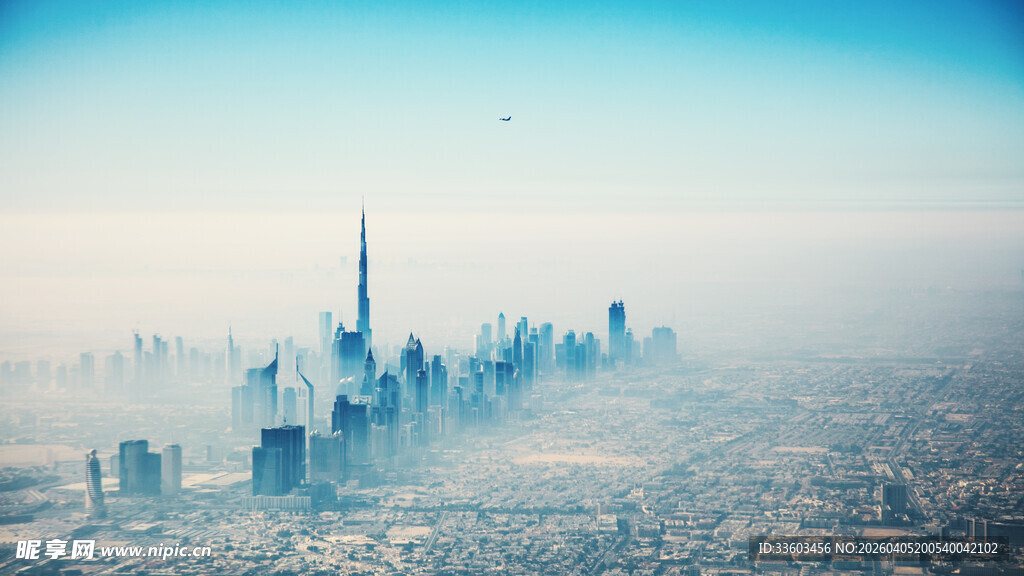 雾中都市天际线迪拜