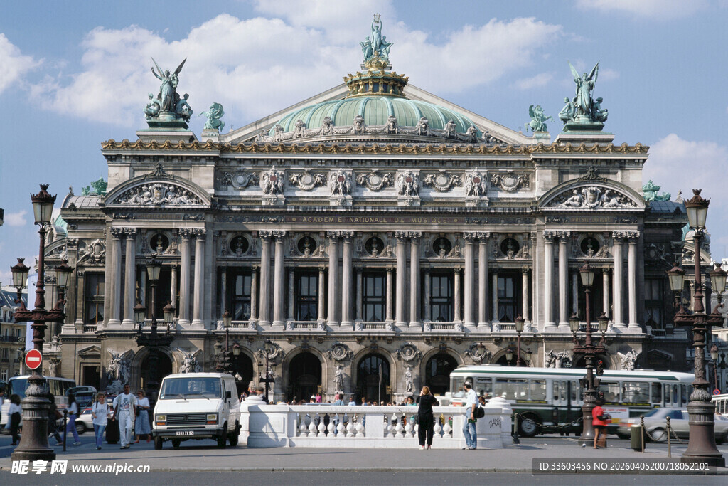 巴黎歌剧院外观景象