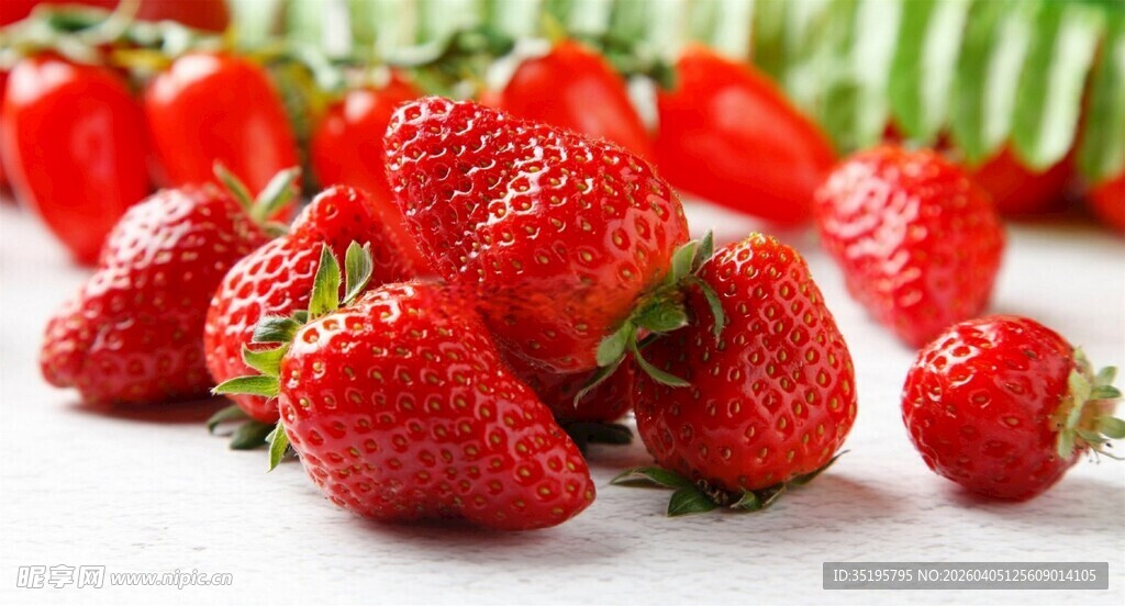 新鲜诱人的草莓
