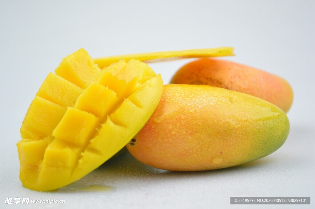 新鲜芒果果肉饱满诱人