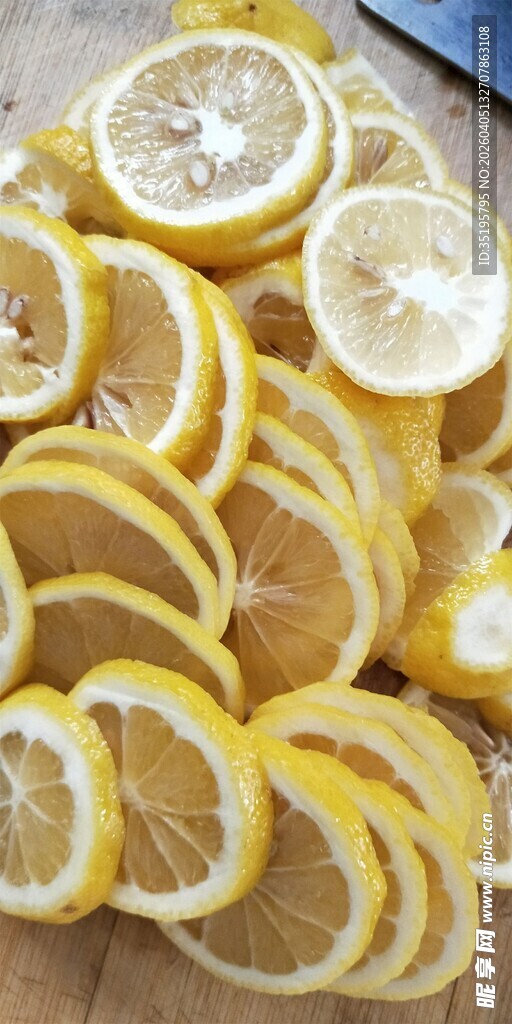 新鲜柠檬切片展示