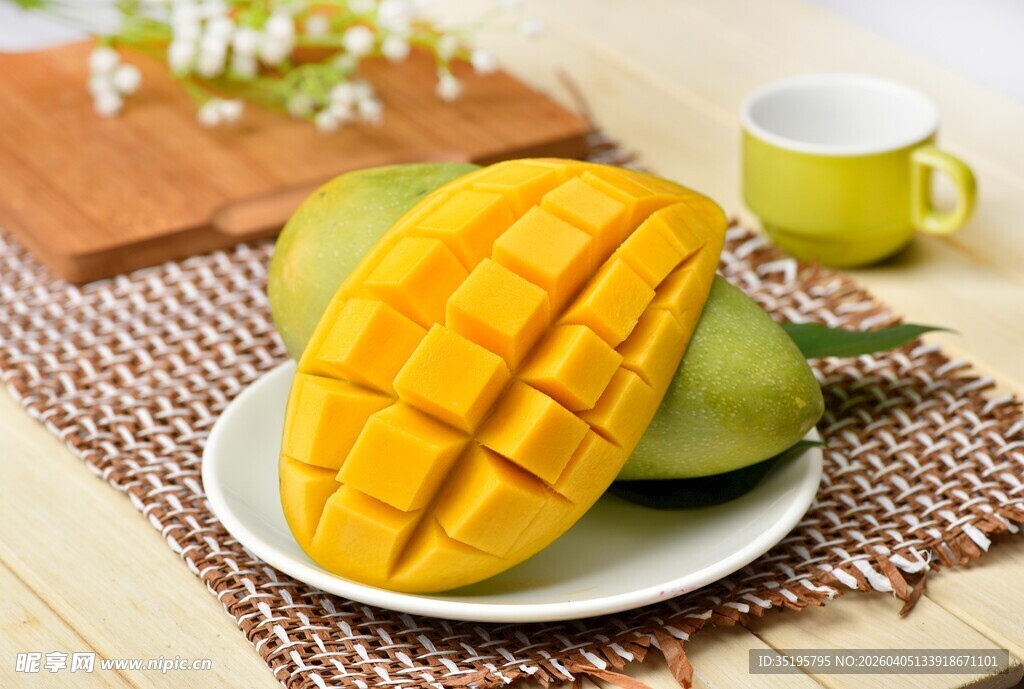 新鲜切开的美味芒果