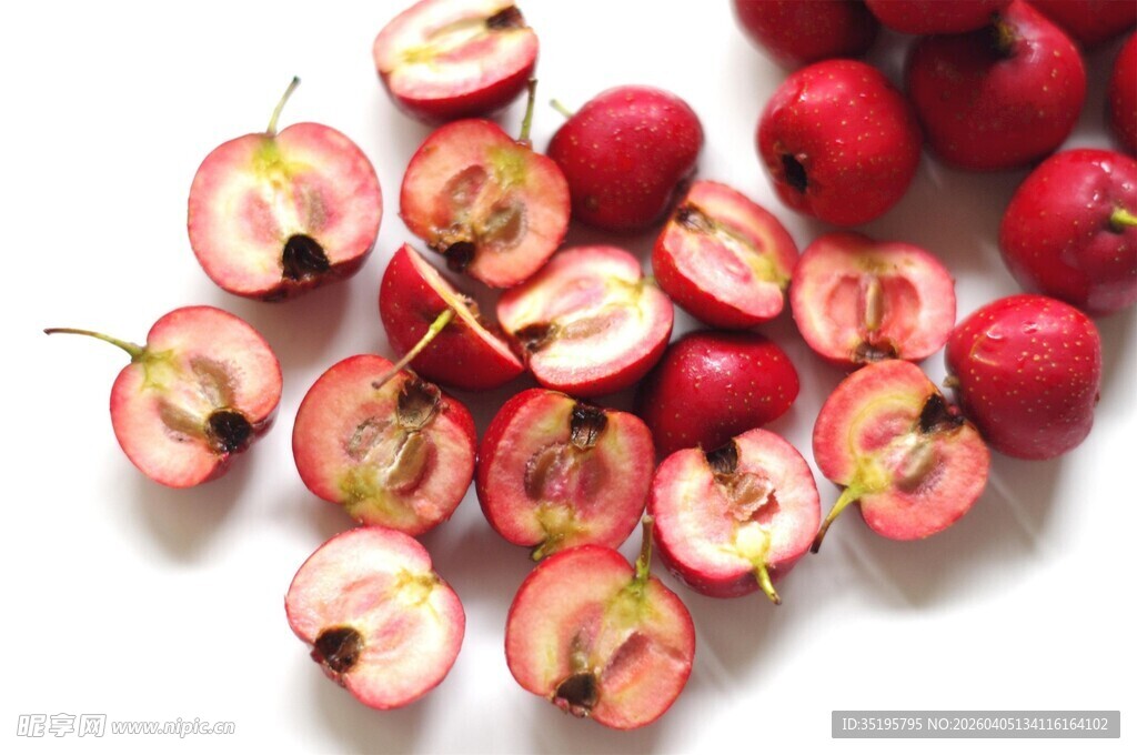 切开的红山楂果实