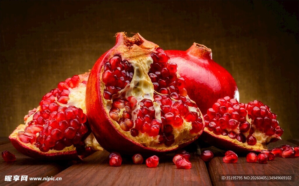 红石榴果肉饱满诱人