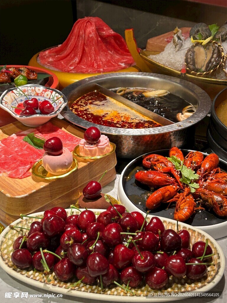 丰盛水果拼盘展示