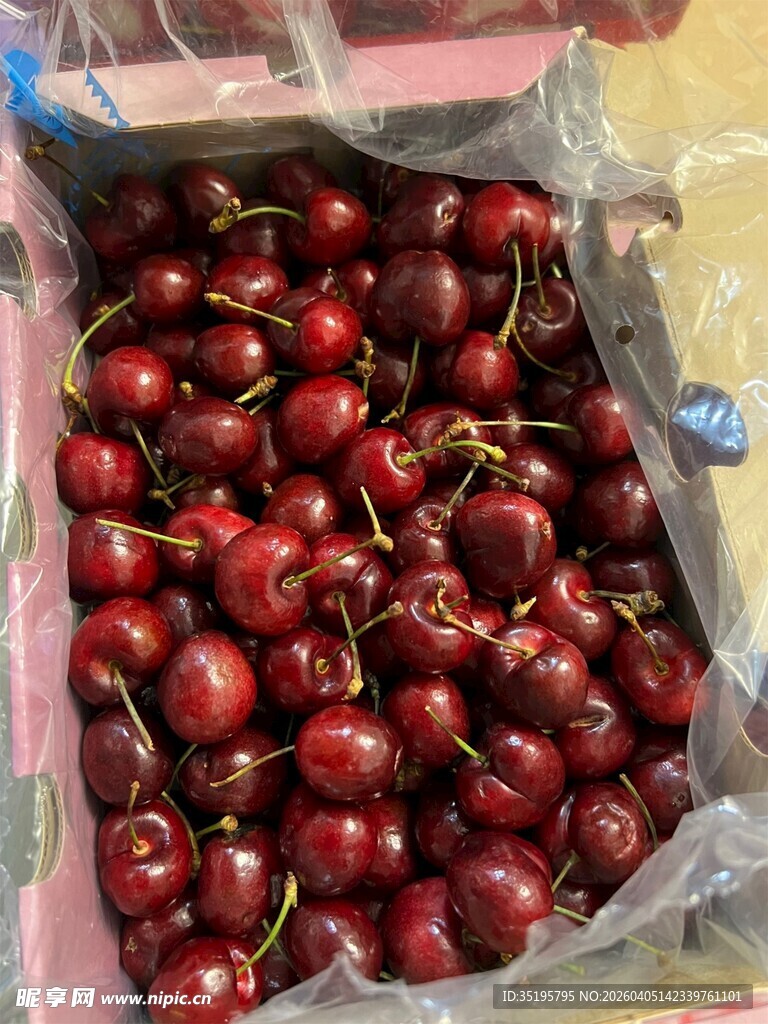 新鲜饱满的车厘子果粒