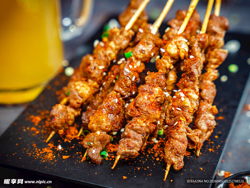 美味烤肉串香气诱人