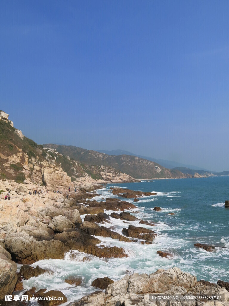 海岸风光 海浪拍击岩石