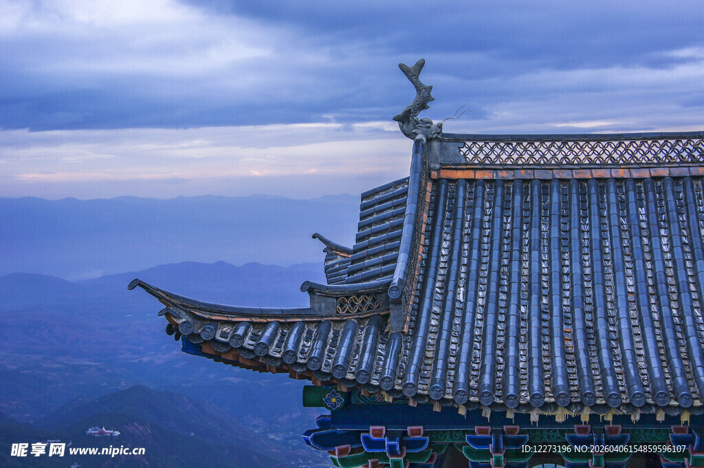 古建飞檐望山川