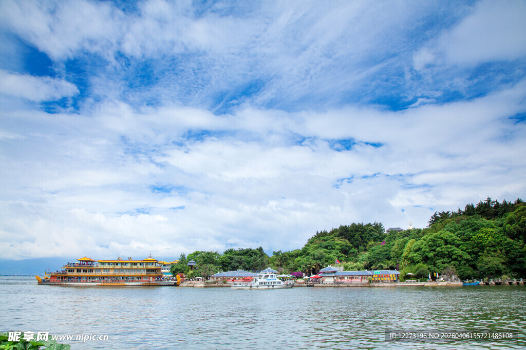 湖畔美景 