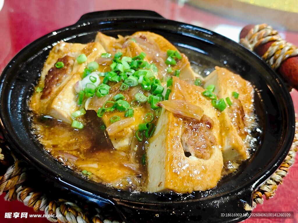 美味砂锅酿豆腐煲