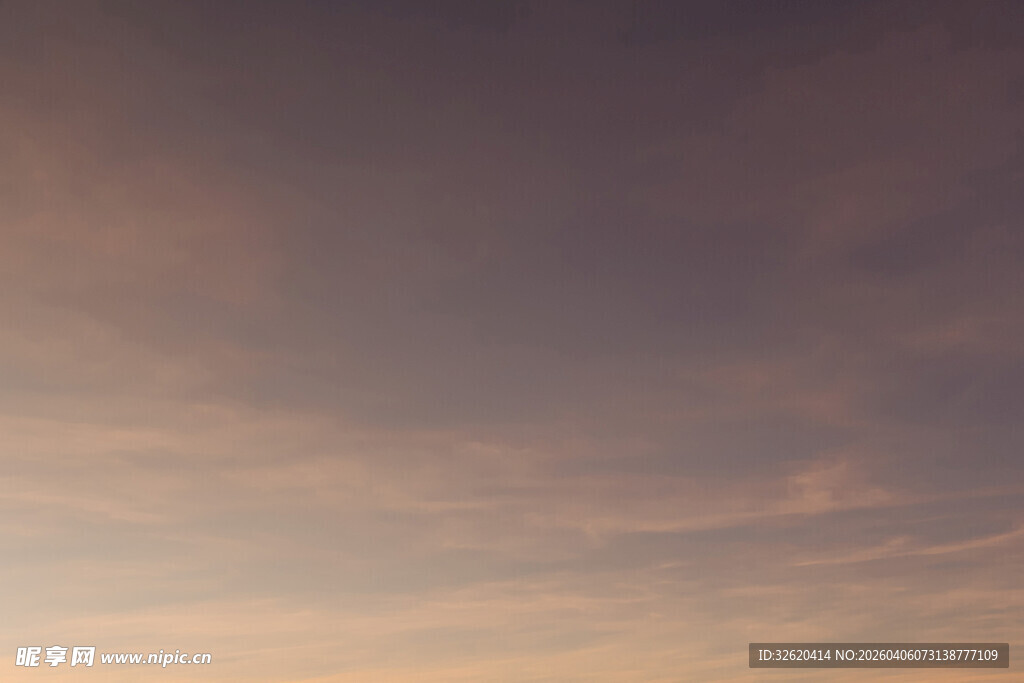 黄昏时分的天空美景
