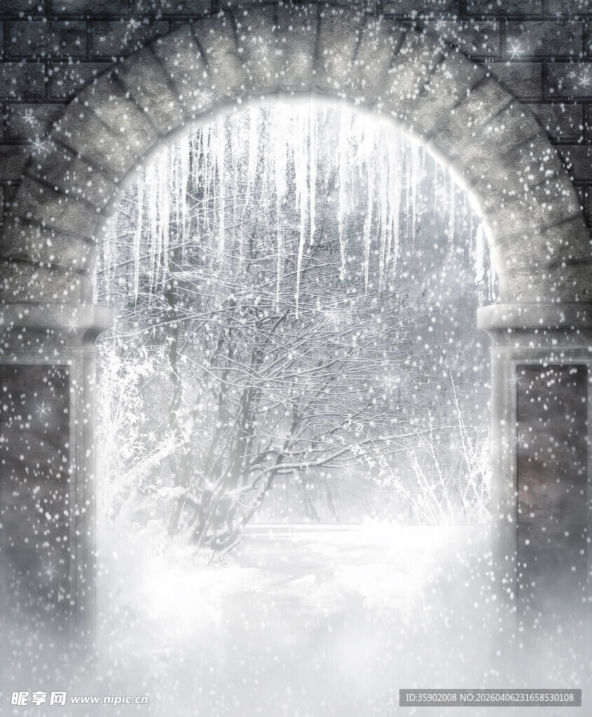 冰雪覆盖的拱形门