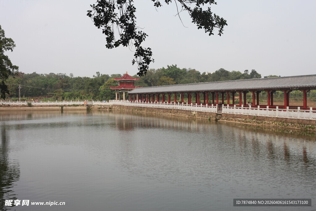 湛江湖畔长廊景观