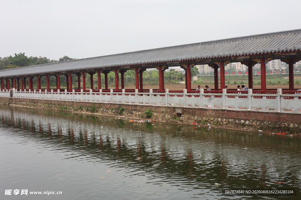 湛江河畔长廊美景