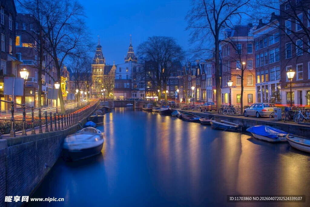 阿姆斯特丹河畔夜景电脑壁纸