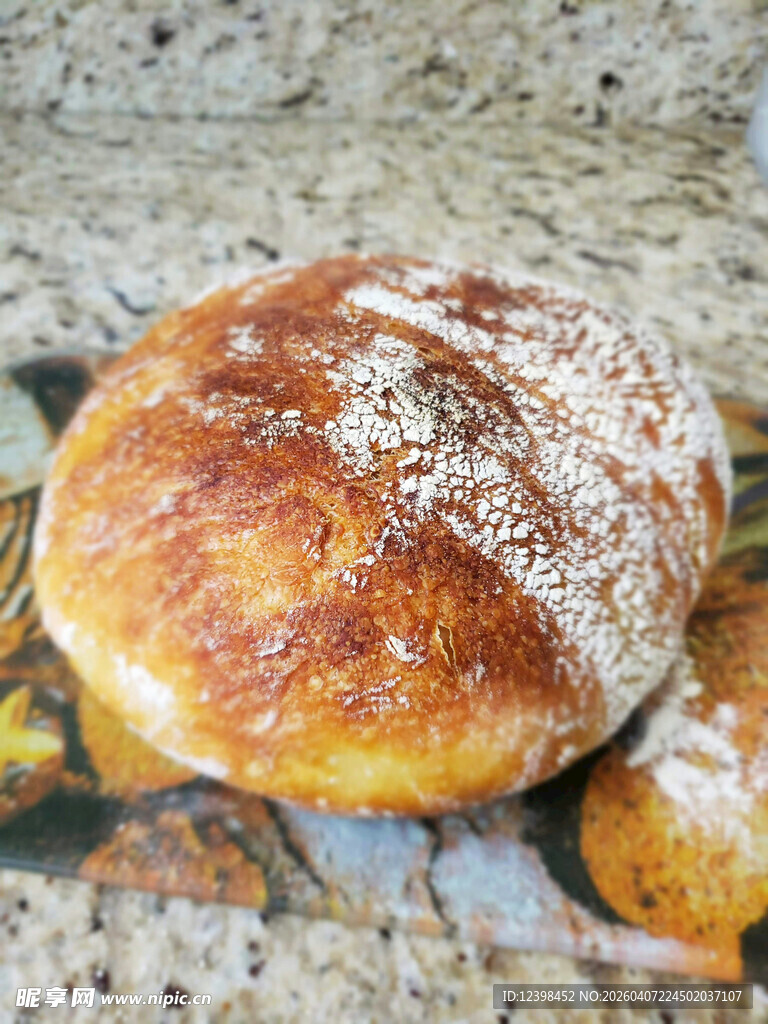 新鲜出炉的特色手工面包