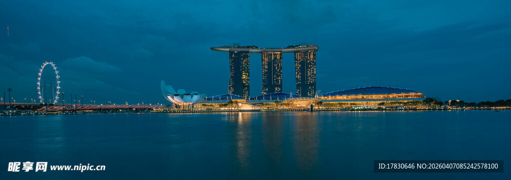 夜幕下的桥梁与城市景观