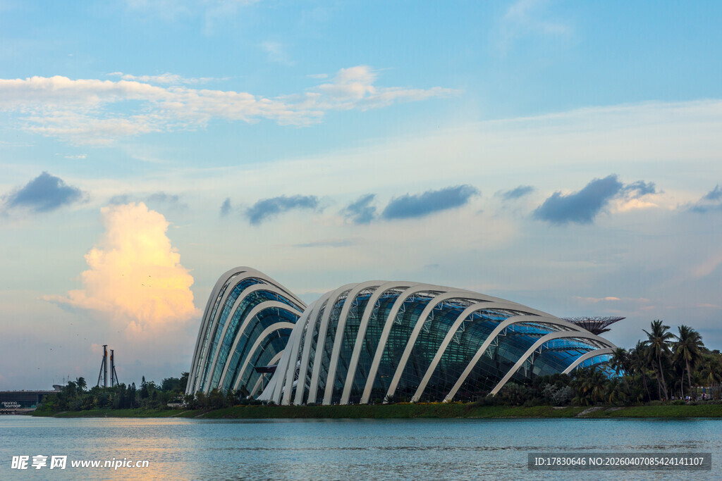 新加坡滨海湾美丽建筑景观