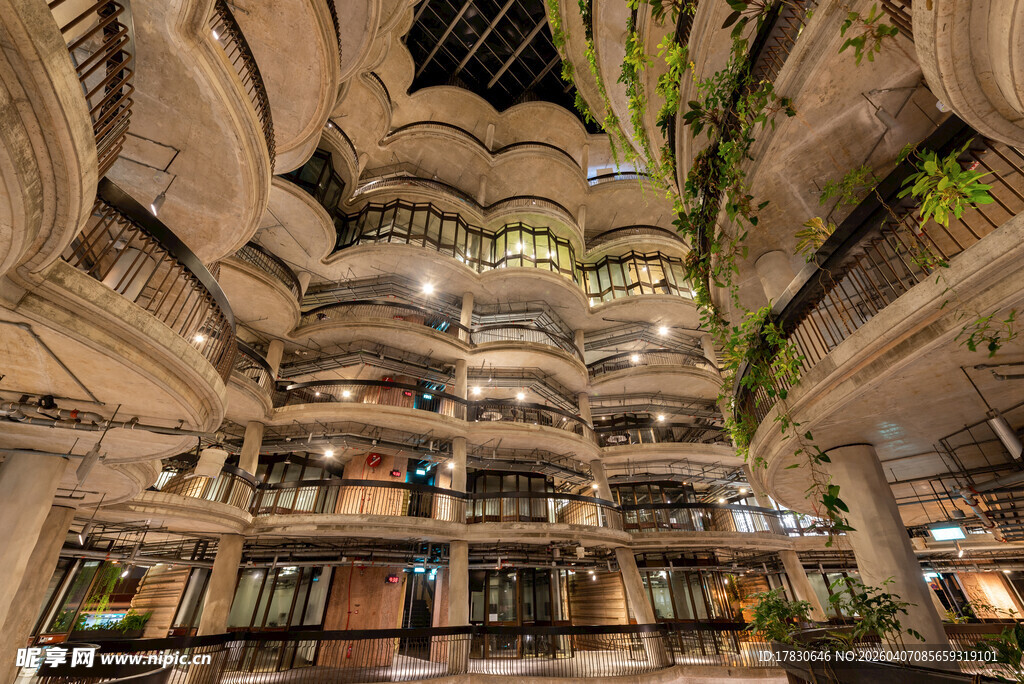 现代多层建筑室内景观