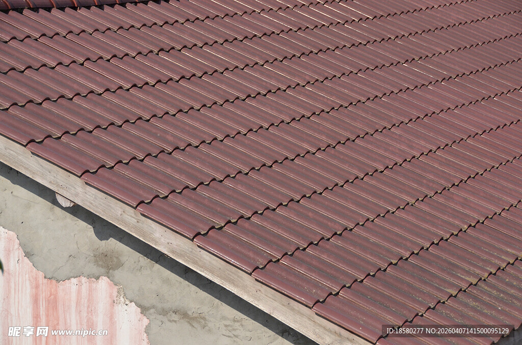 红色瓦片屋顶局部特写