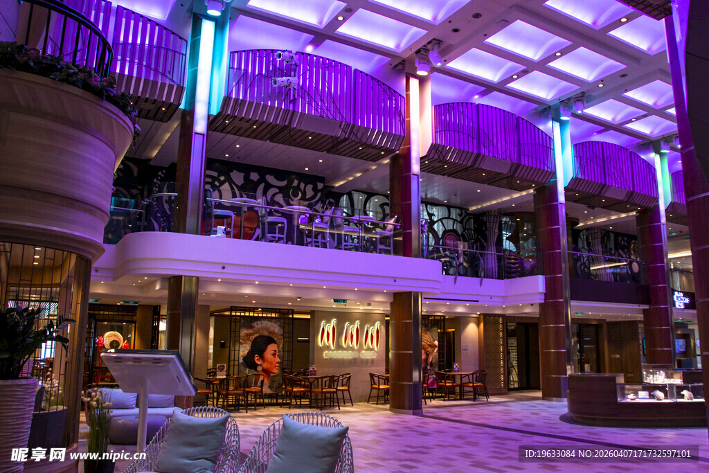 豪华绚丽的室内娱乐空间