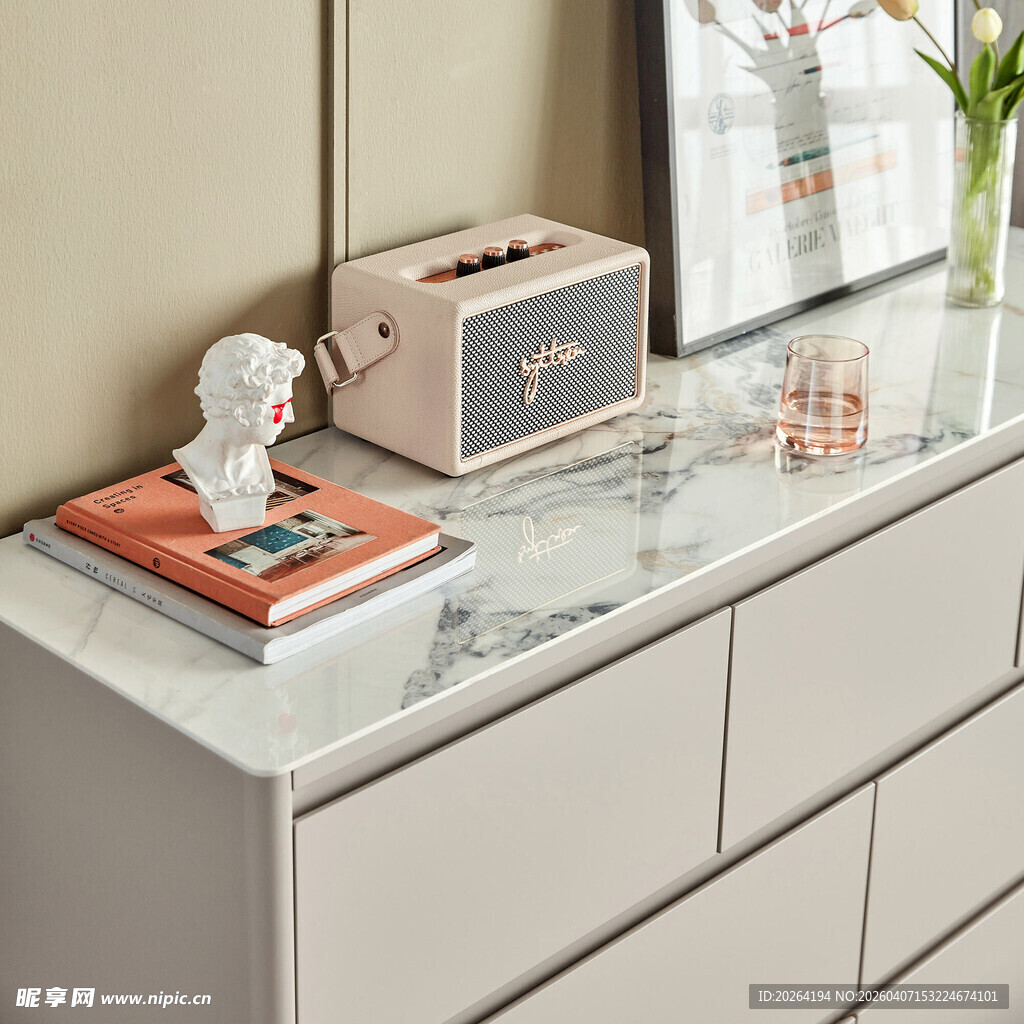 简约风大理石台面储物柜