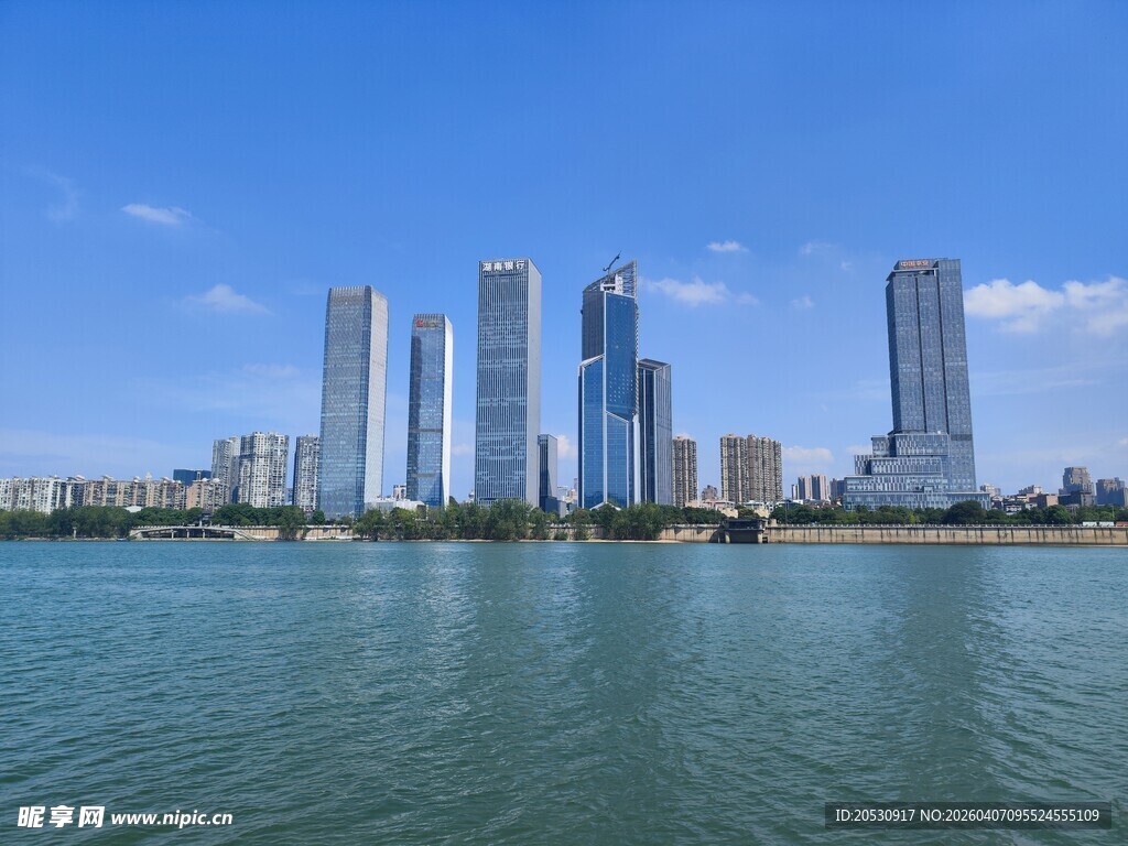 长沙湘江现代都市河畔高楼大厦