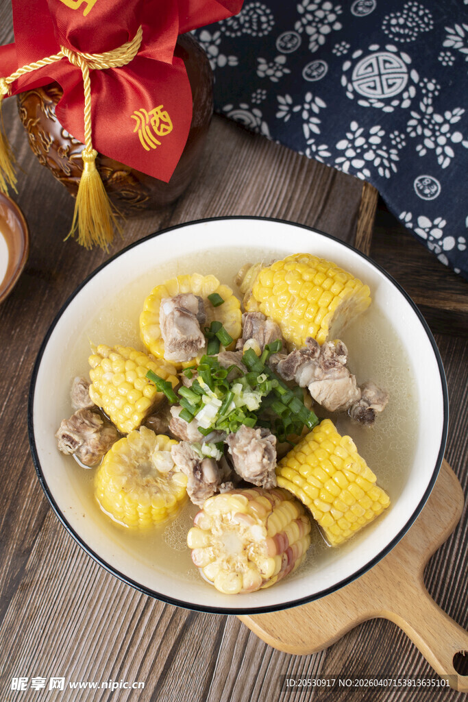 冬季排骨炖玉米营养汤