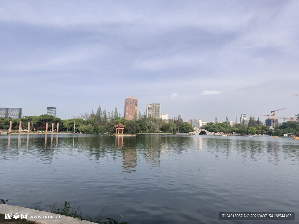芜湖镜湖公园城市湖畔风光