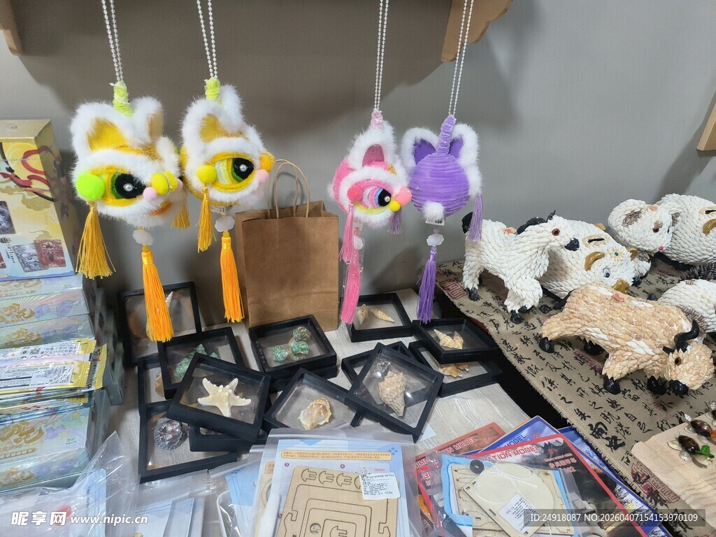 可爱毛绒玩偶与周边展示