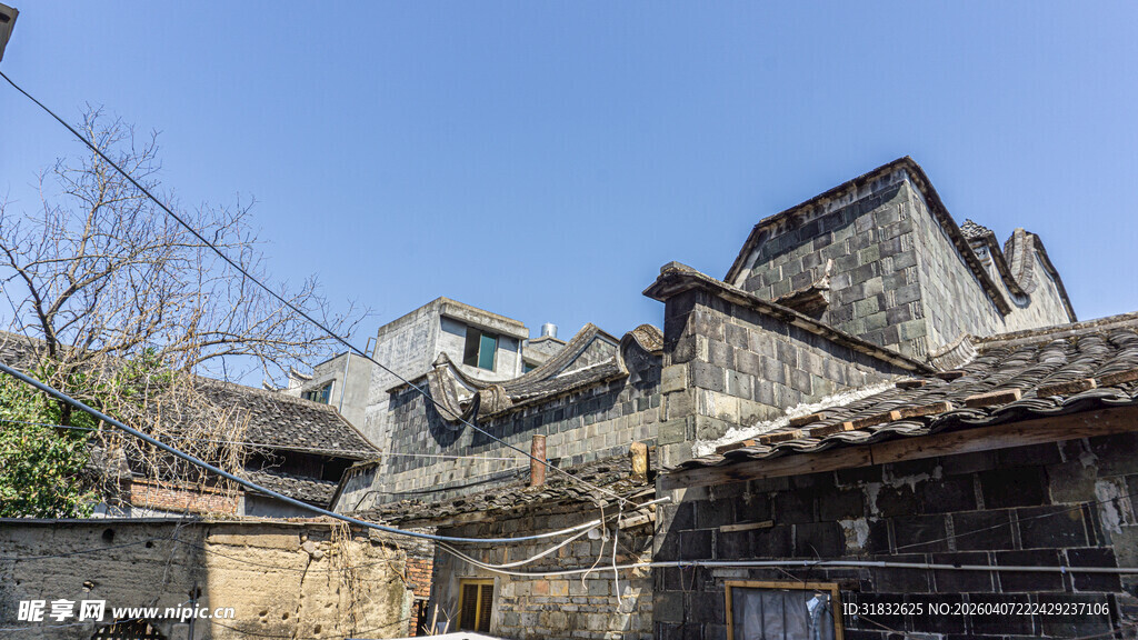 古朴老旧的传统民居建筑