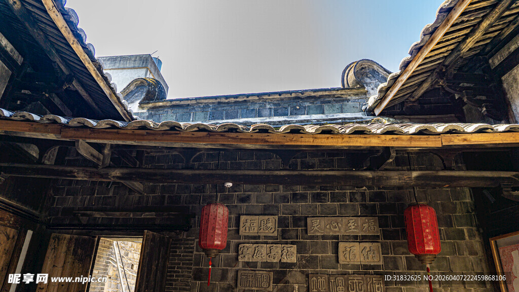 中式古建内景 红灯笼点缀