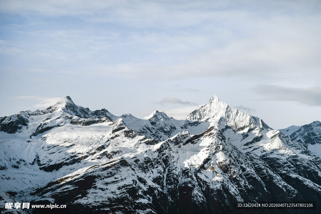 壮丽雪山景观