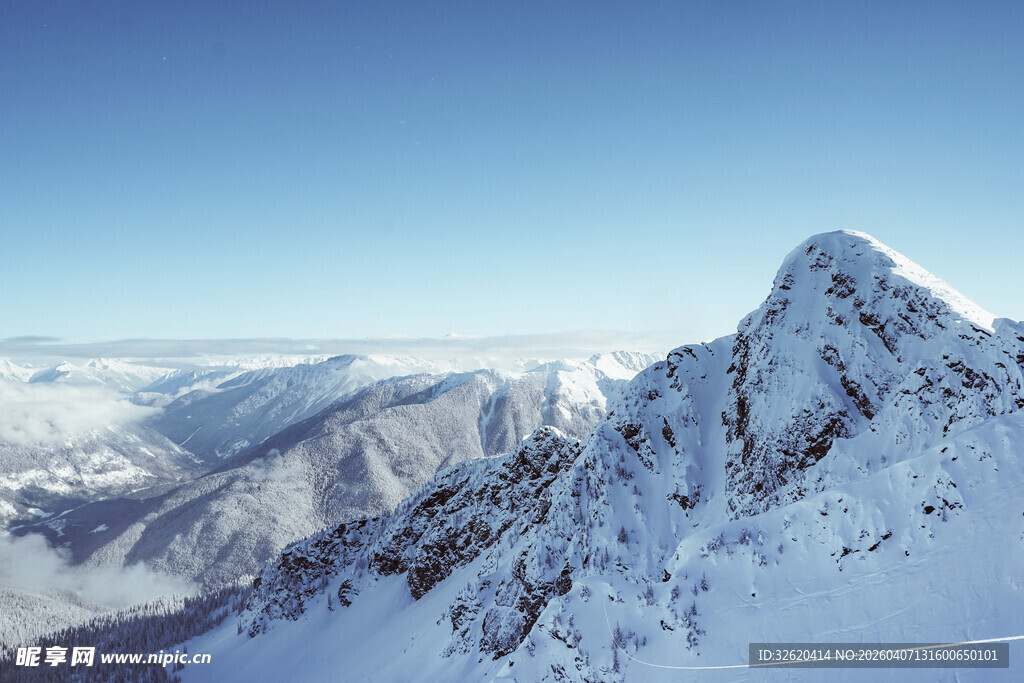 雪山壮丽景观