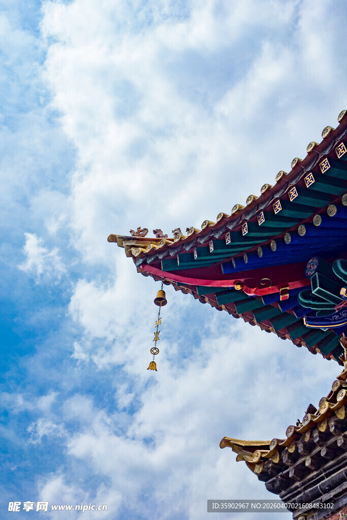 昆明圆通寺前的铃铛