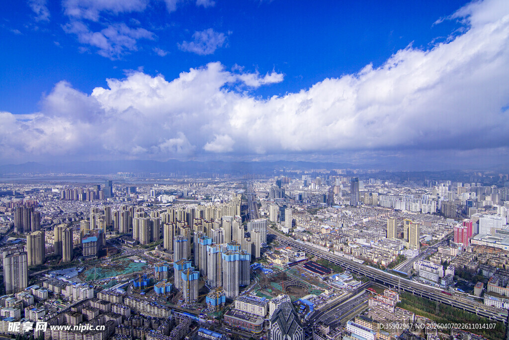 昆明城市天际线俯瞰壮丽景观