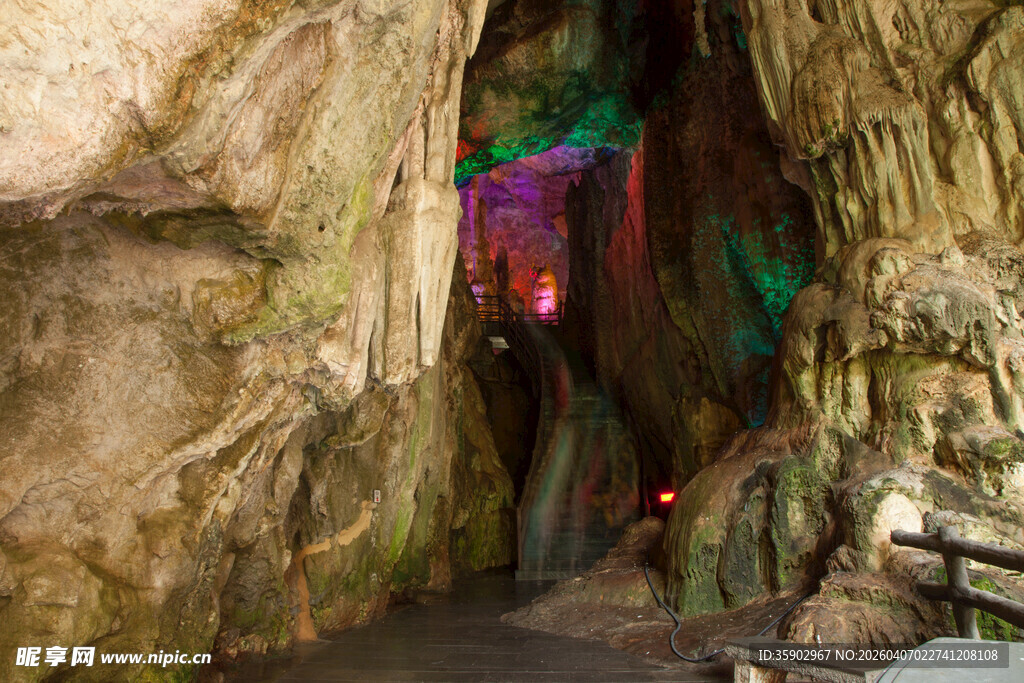 云南昆明九乡溶洞风景