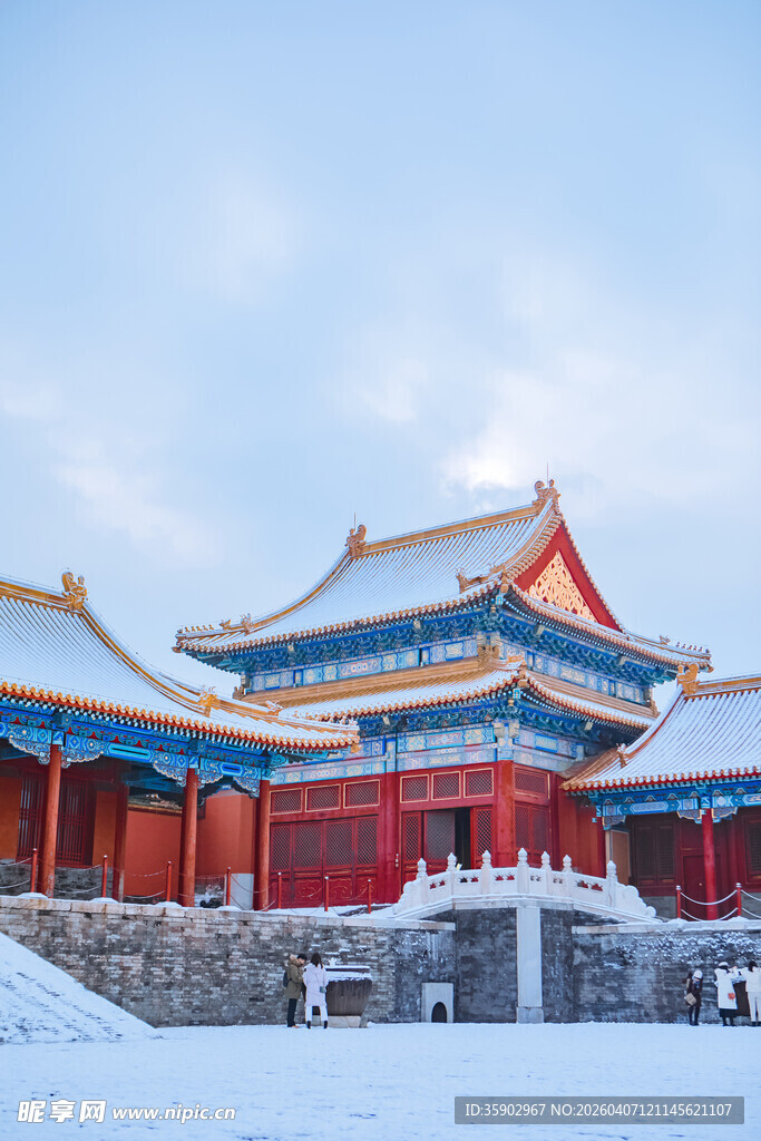 雪后古建筑尽显皇家气派