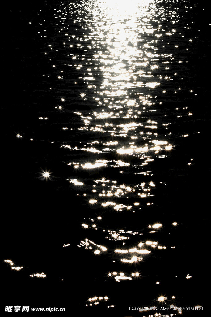 波光粼粼的水面