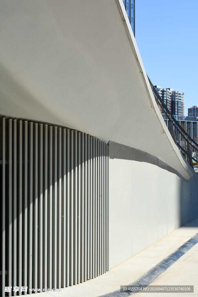 现代建筑墙面与光影景观